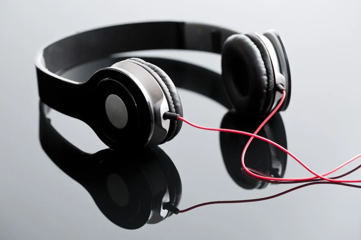 Why Do Wired Headphones Need Batteries to Function?