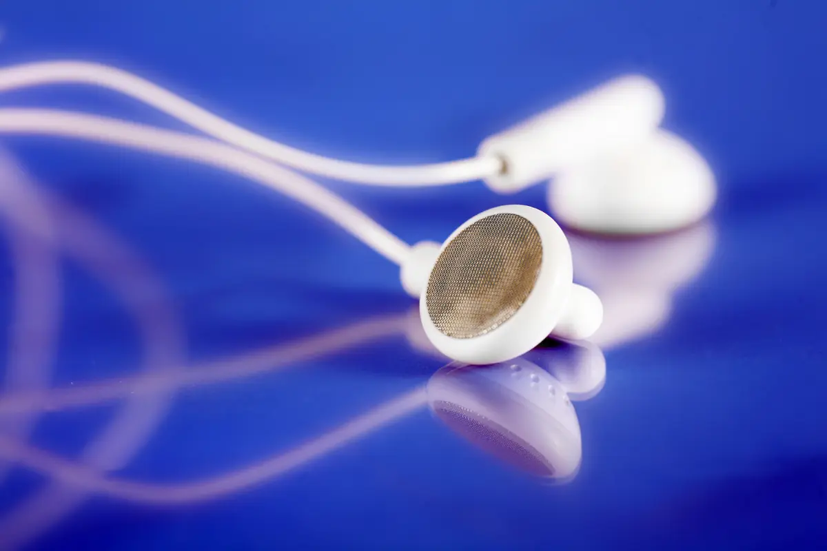 How long should online earbuds last