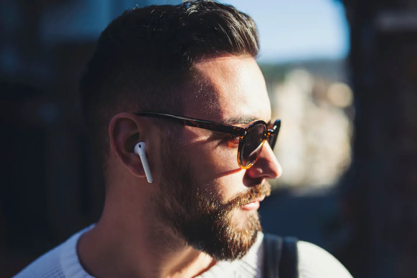Choosing Headphones: Over-Ear vs On-Ear vs Earbuds vs In-Ear